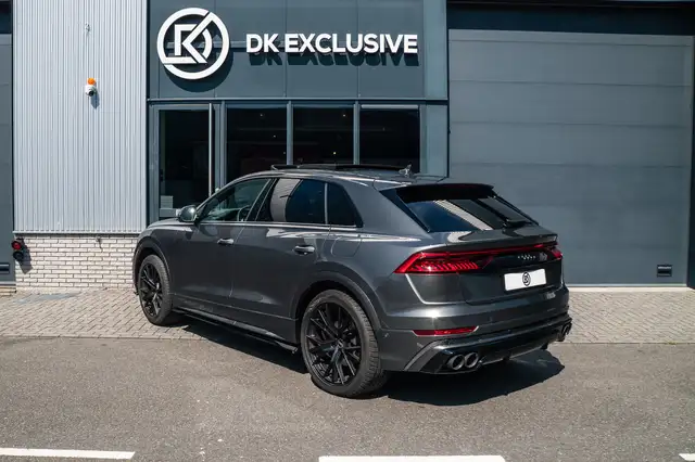 Audi Q8 view 6