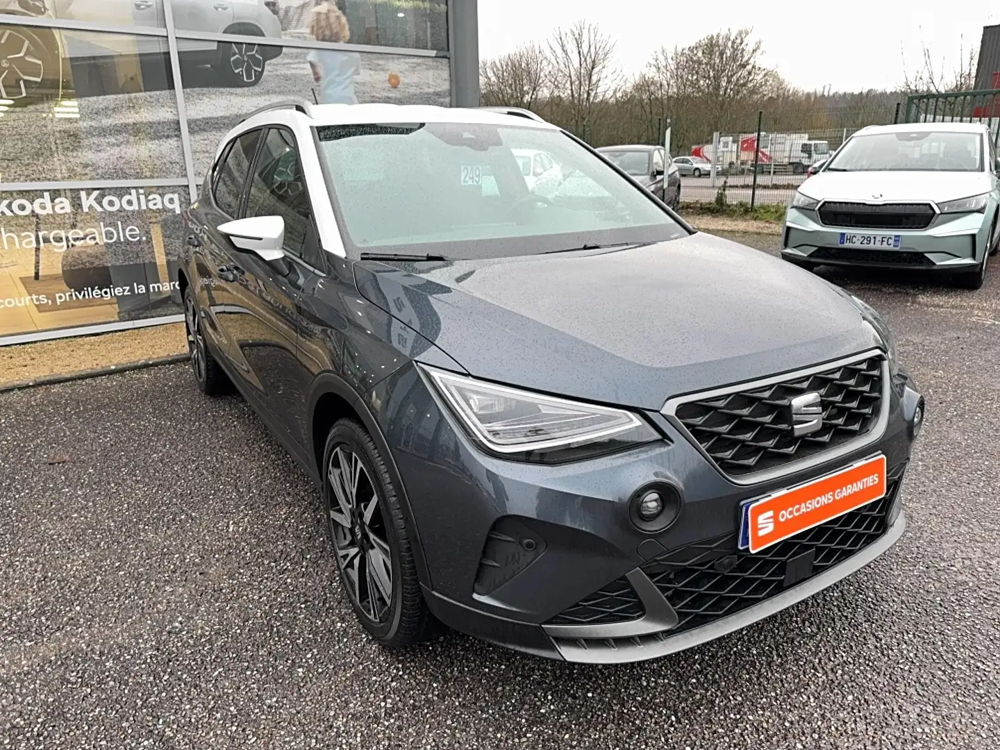 SEAT Arona Arona 1.0 EcoTSI 110 ch Start/Stop DSG7 FR Gris - 2