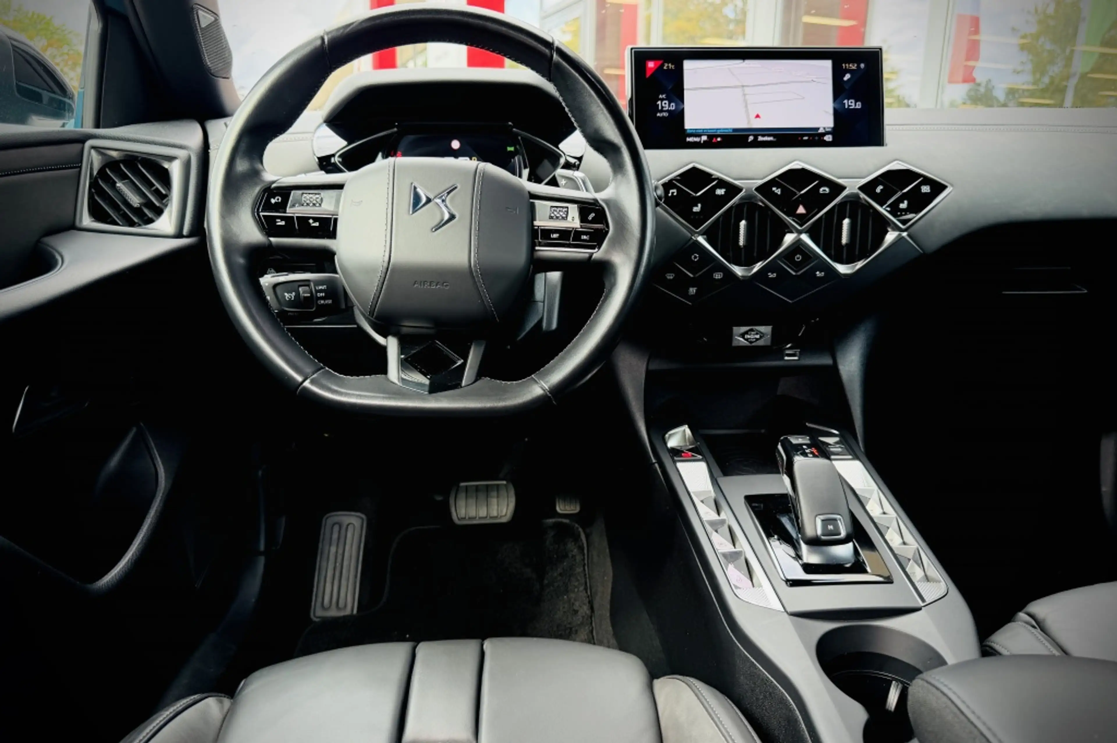 DS Automobiles DS 3 Crossback 1.2 La Premiere | ADAPT. CRUISE | TREKHAAK | LEDER — photo 19