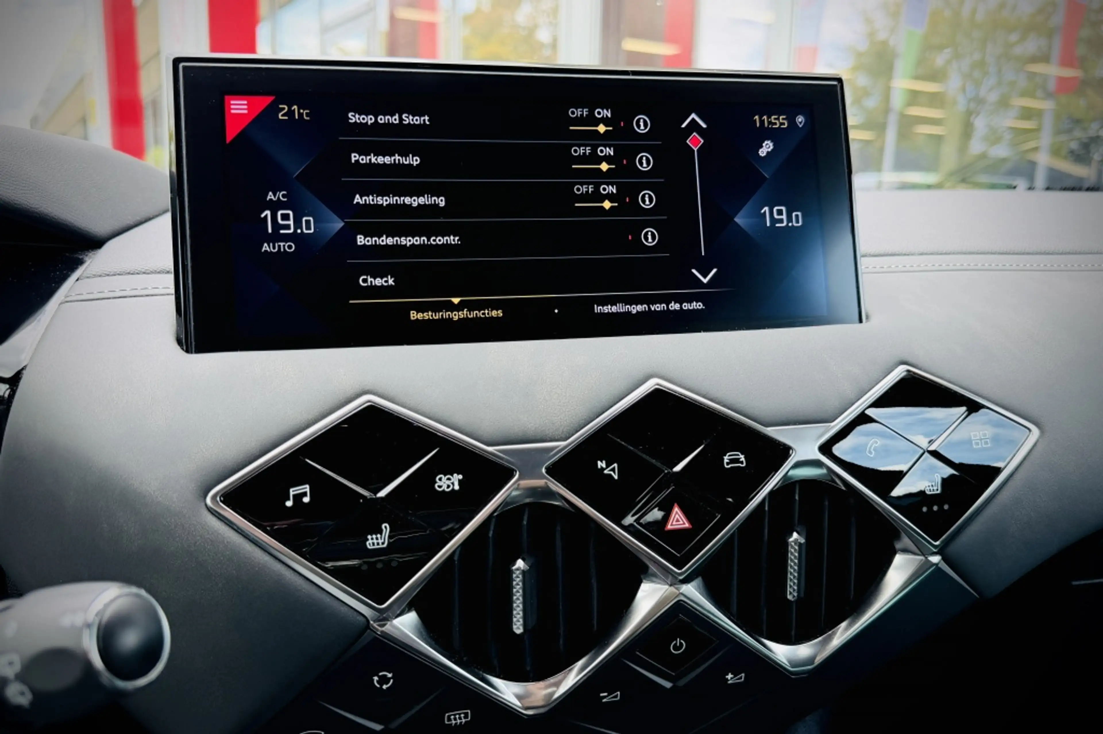 DS Automobiles DS 3 Crossback 1.2 La Premiere | ADAPT. CRUISE | TREKHAAK | LEDER — photo 28