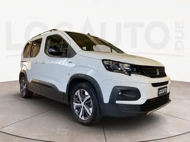 Peugeot Rifter view 3