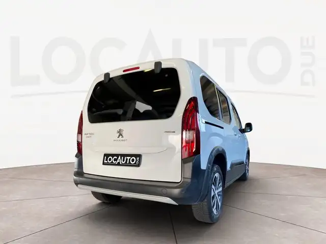 Peugeot Rifter view 4
