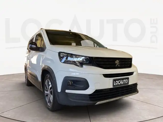 Peugeot Rifter view 24