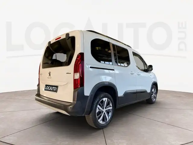 Peugeot Rifter view 23