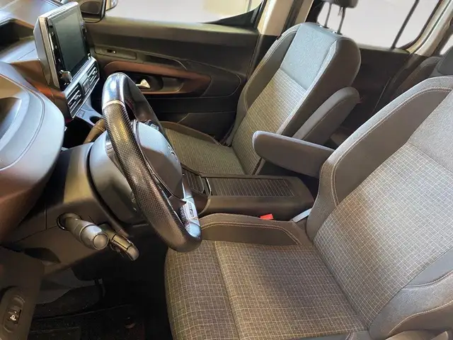 Peugeot Rifter view 7