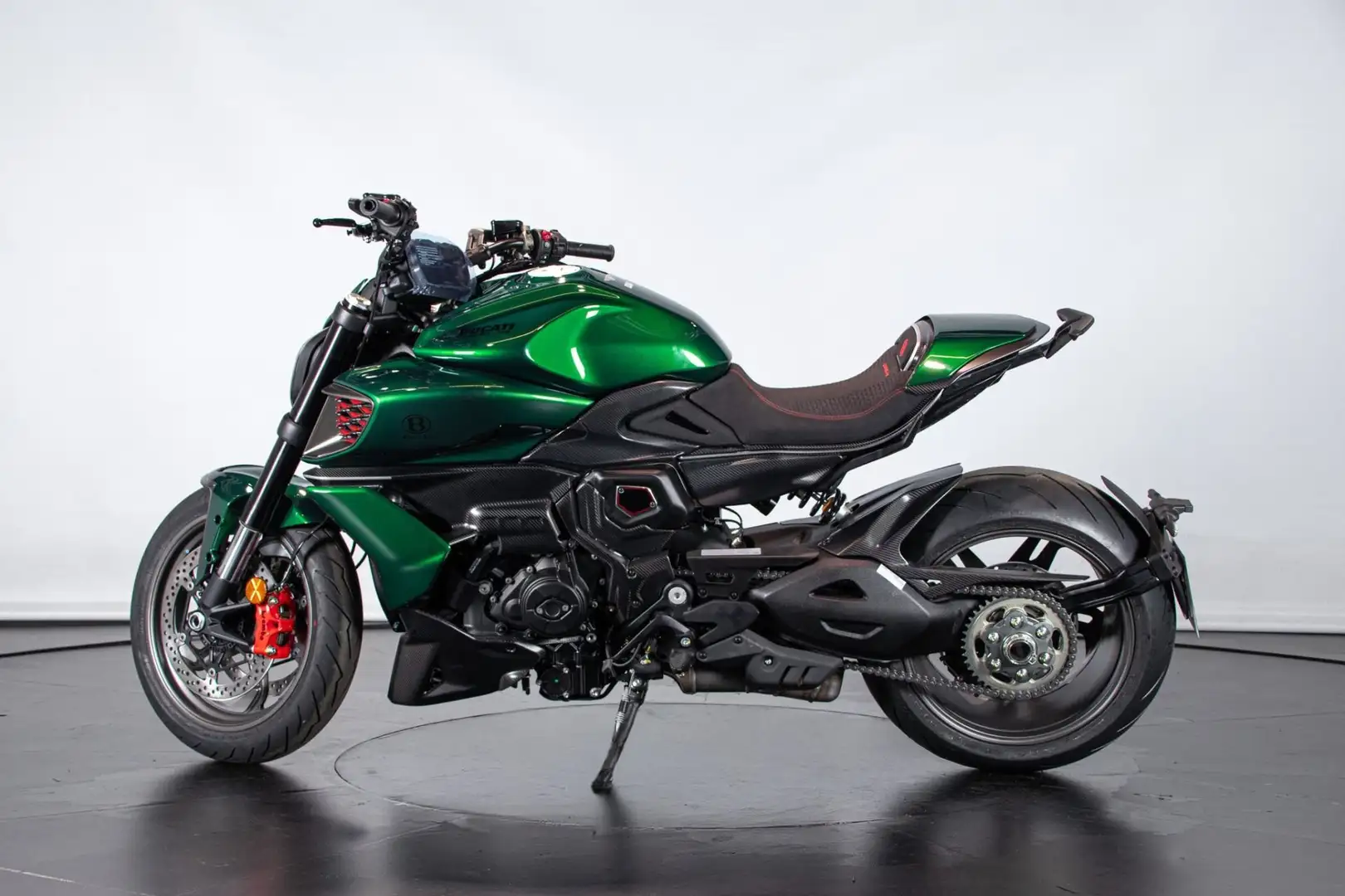 Ducati Diavel V4 BENTLEY Verde - 1