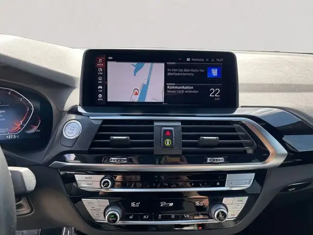 BMW X4 view 10