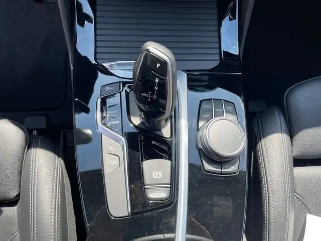 BMW X4 view 11