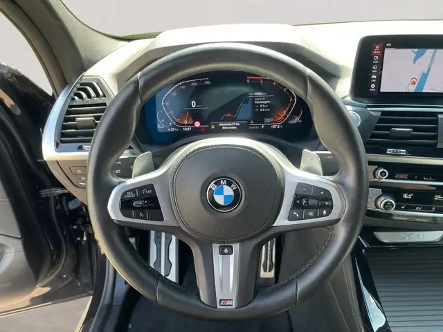 BMW X4 view 13