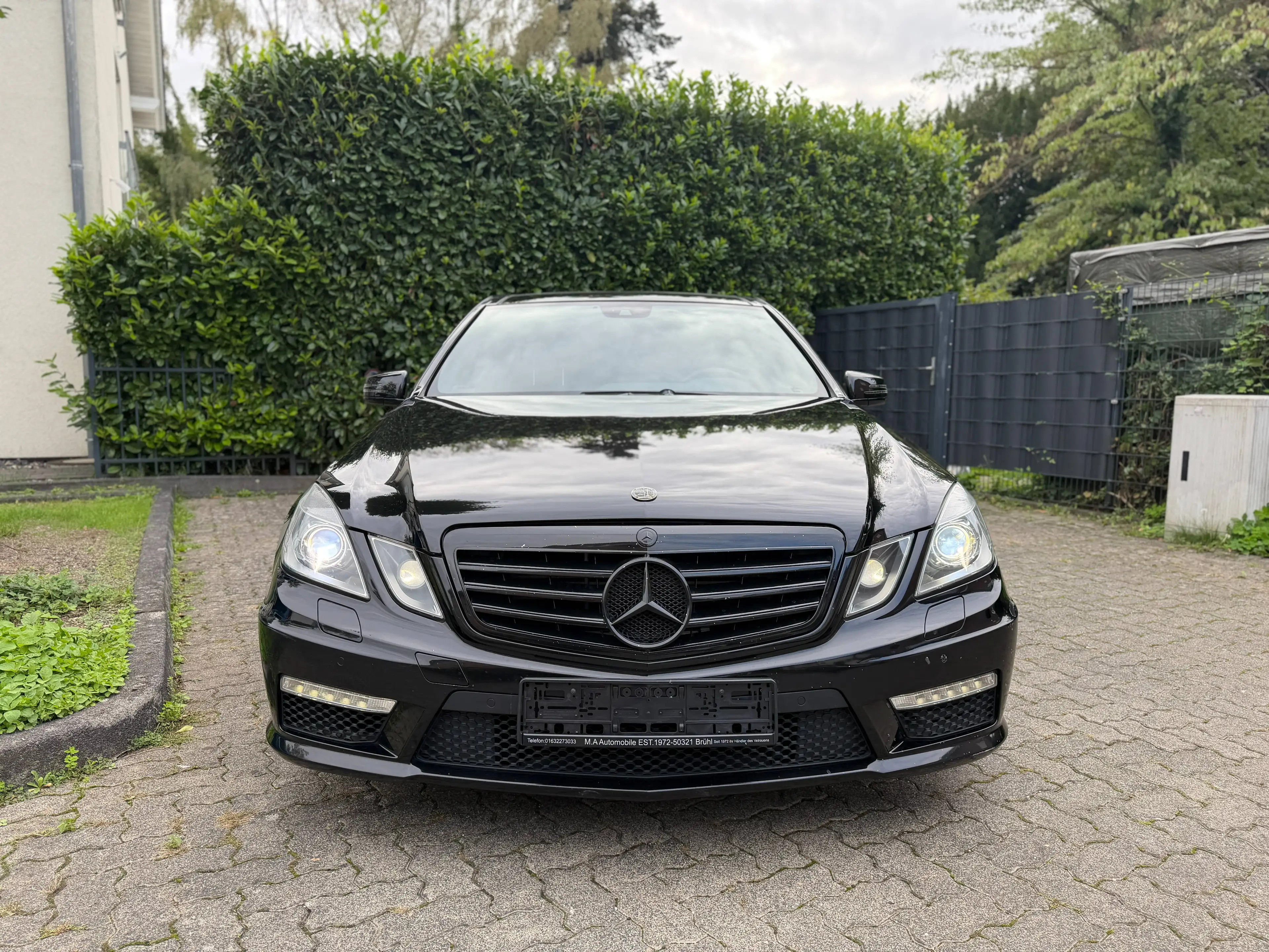 Mercedes-Benz E 63 AMG MCT-SPEEDSHIFT 1.Hand*Scheckheft*TÜV&Service Neu*Klima*EFH*Tempomat — photo 3