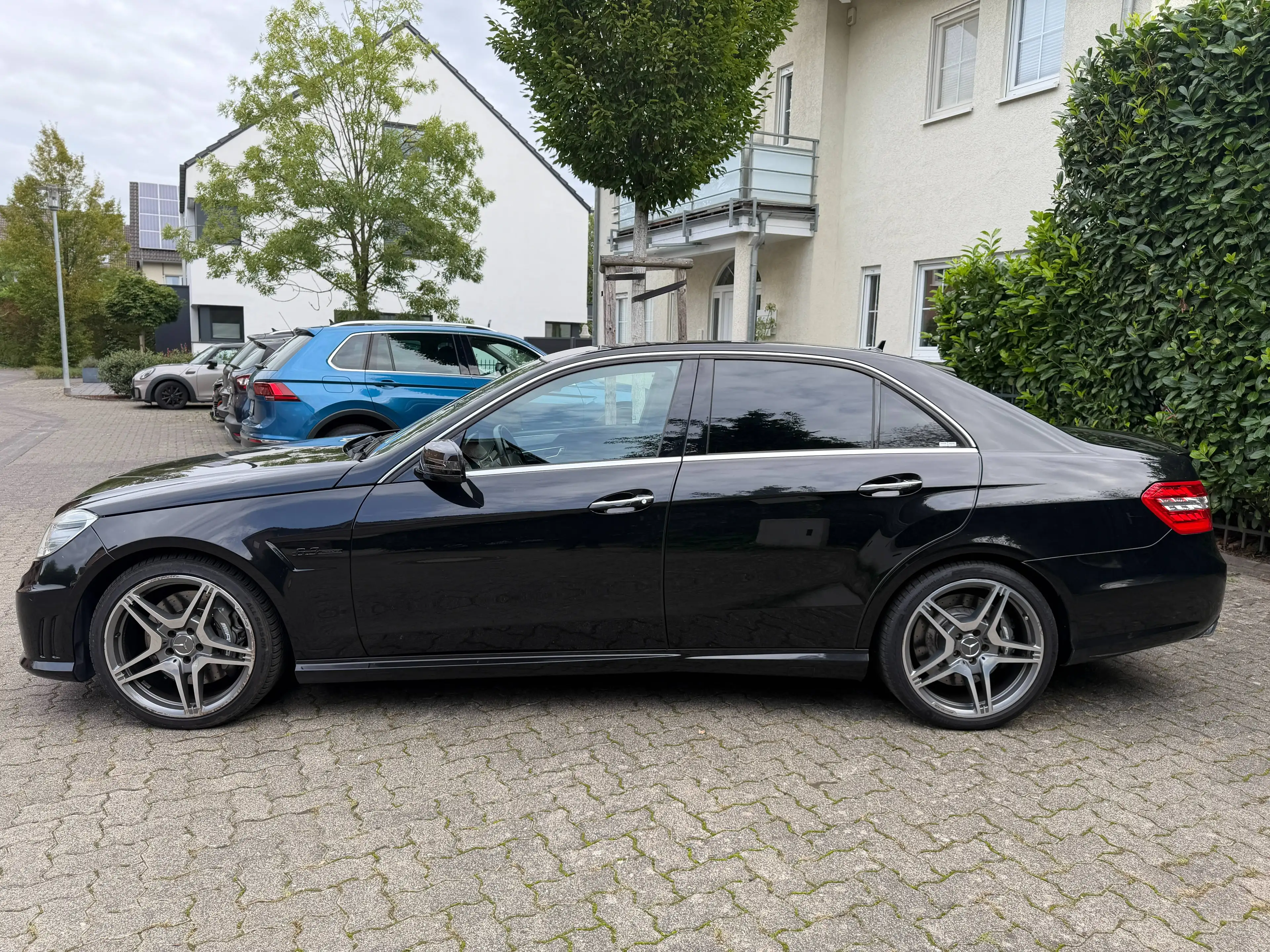 Mercedes-Benz E 63 AMG MCT-SPEEDSHIFT 1.Hand*Scheckheft*TÜV&Service Neu*Klima*EFH*Tempomat — photo 9