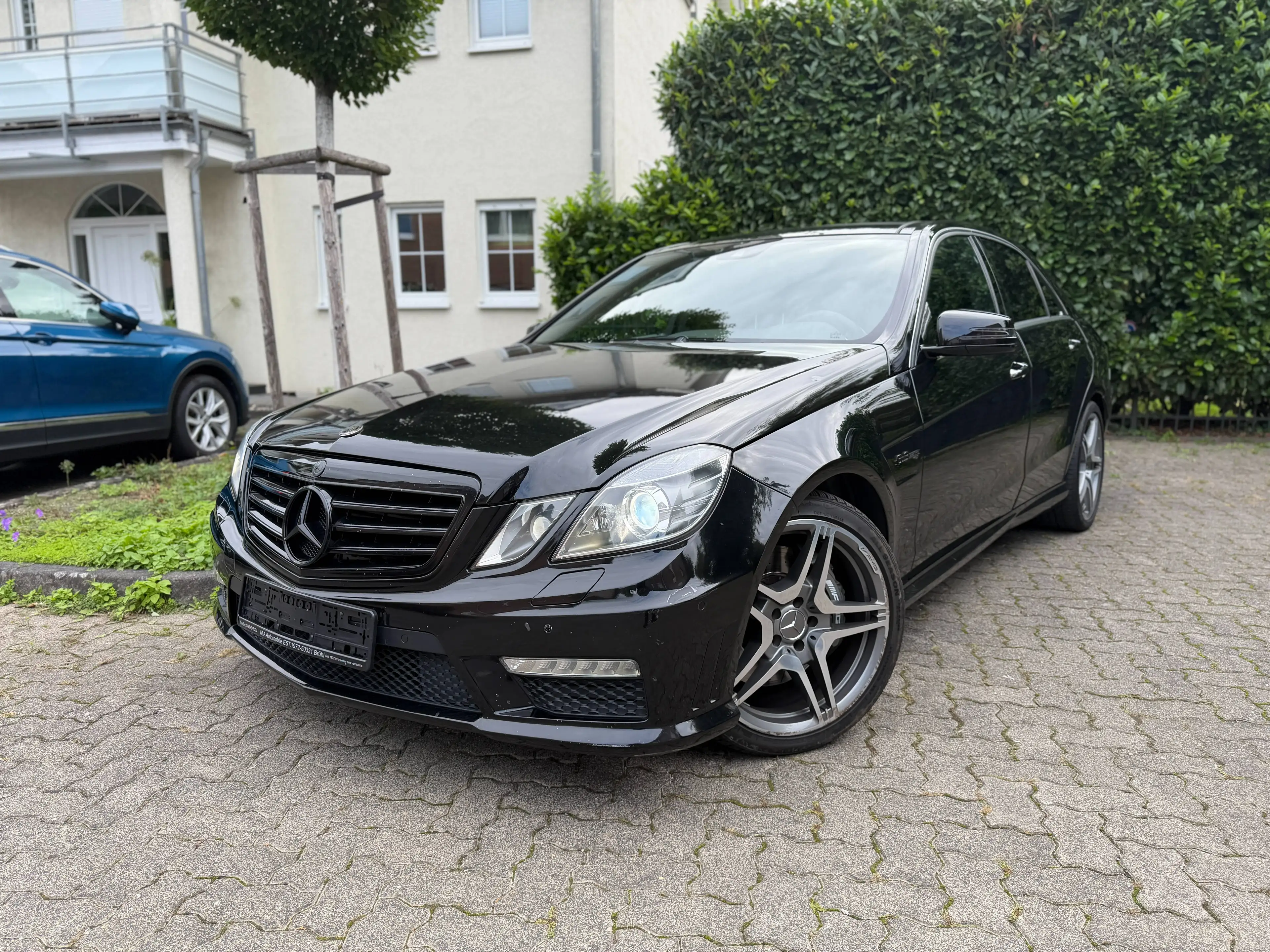 Mercedes-Benz E 63 AMG MCT-SPEEDSHIFT 1.Hand*Scheckheft*TÜV&Service Neu*Klima*EFH*Tempomat — photo 2