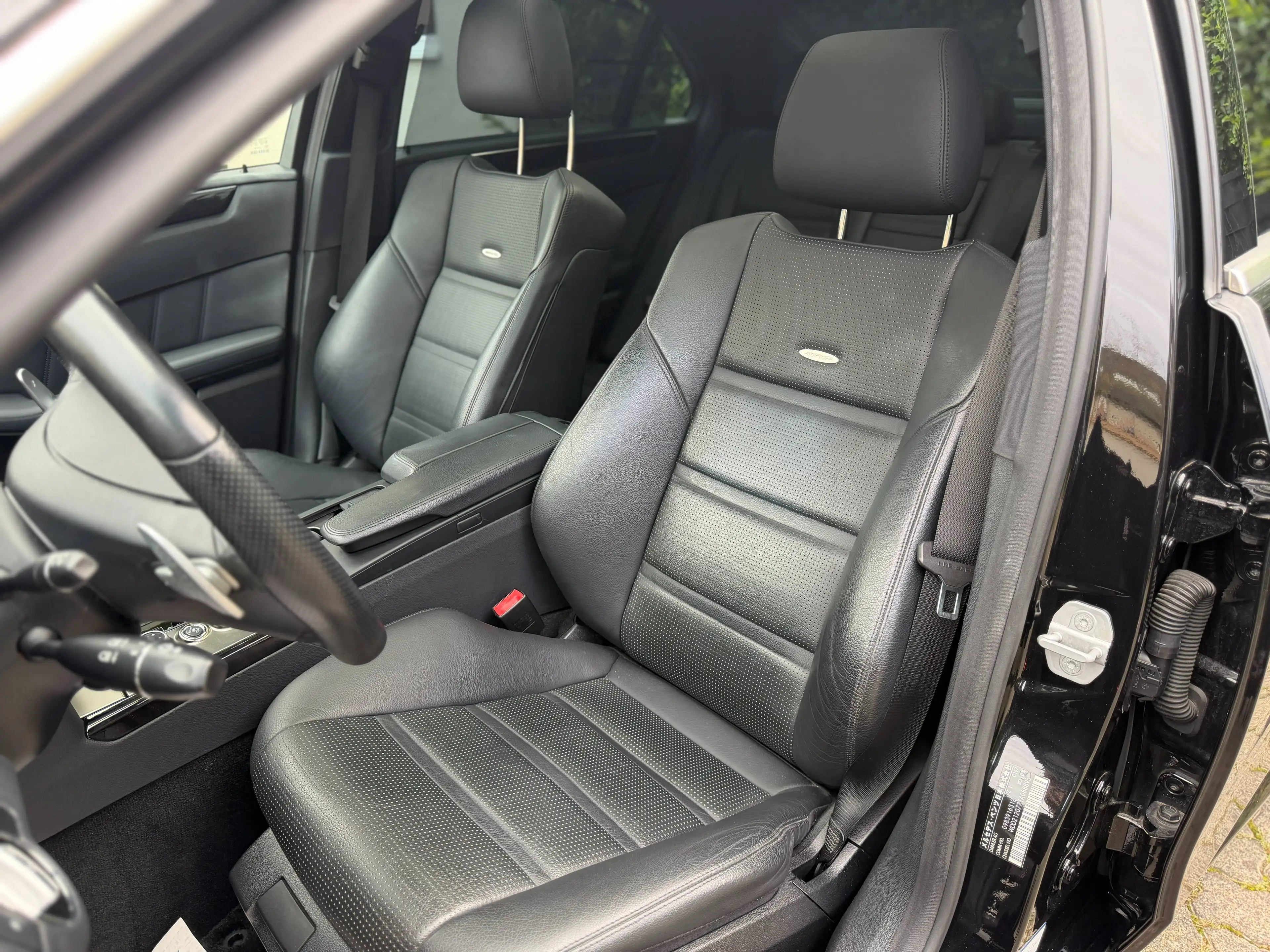 Mercedes-Benz E 63 AMG MCT-SPEEDSHIFT 1.Hand*Scheckheft*TÜV&Service Neu*Klima*EFH*Tempomat — photo 11