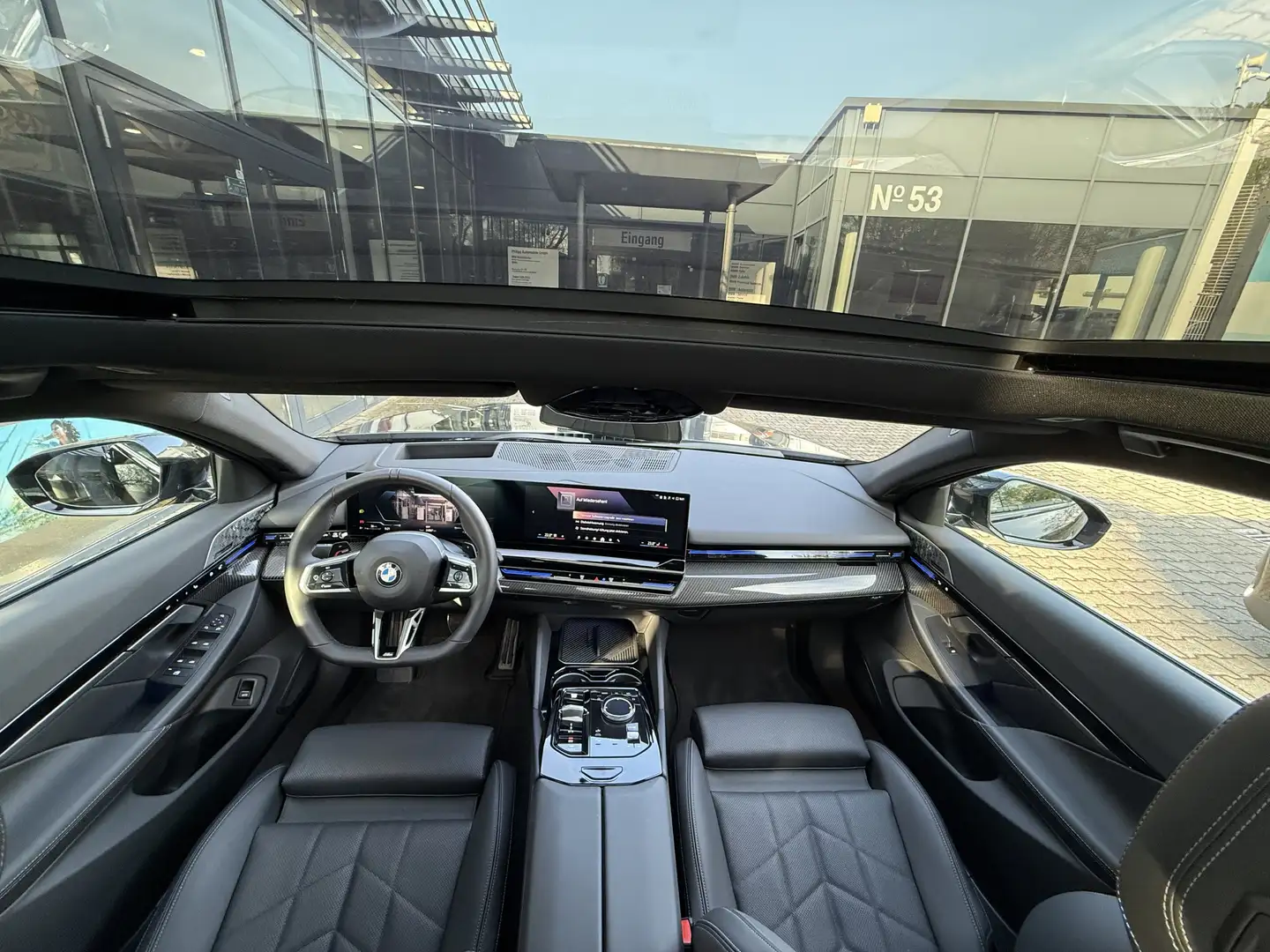 BMW 540 d xDrive M Sport PANO AHK B&W StHg Autobahnas Schwarz - 2