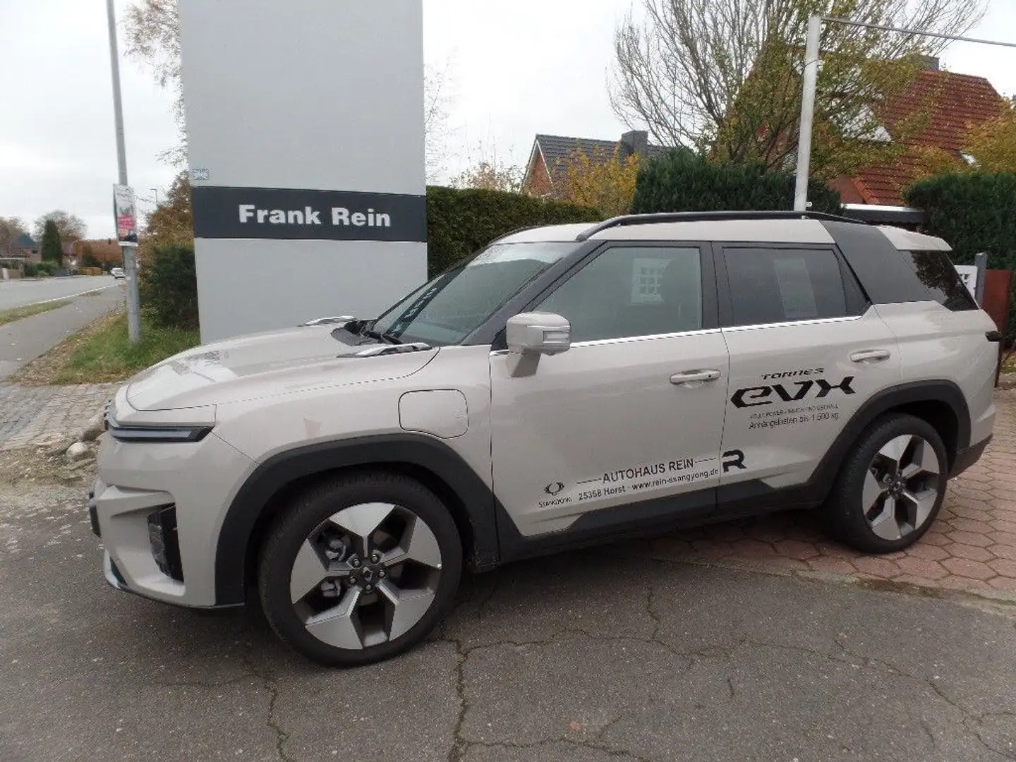 SsangYong Torres EV 152 Titanium Bej - 1