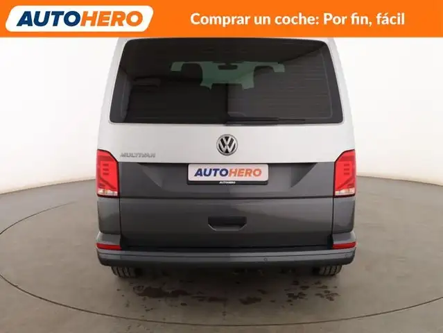 Volkswagen Multivan view 5