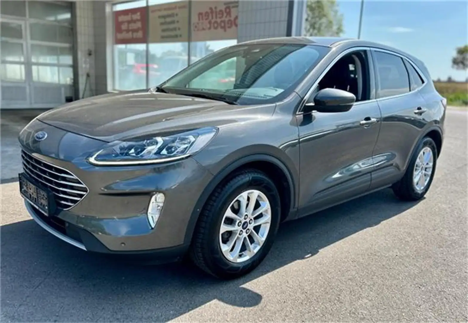 Ford Kuga 2,0 EcoBlue AWD Titanium X Aut. Automatik All Grau - 1