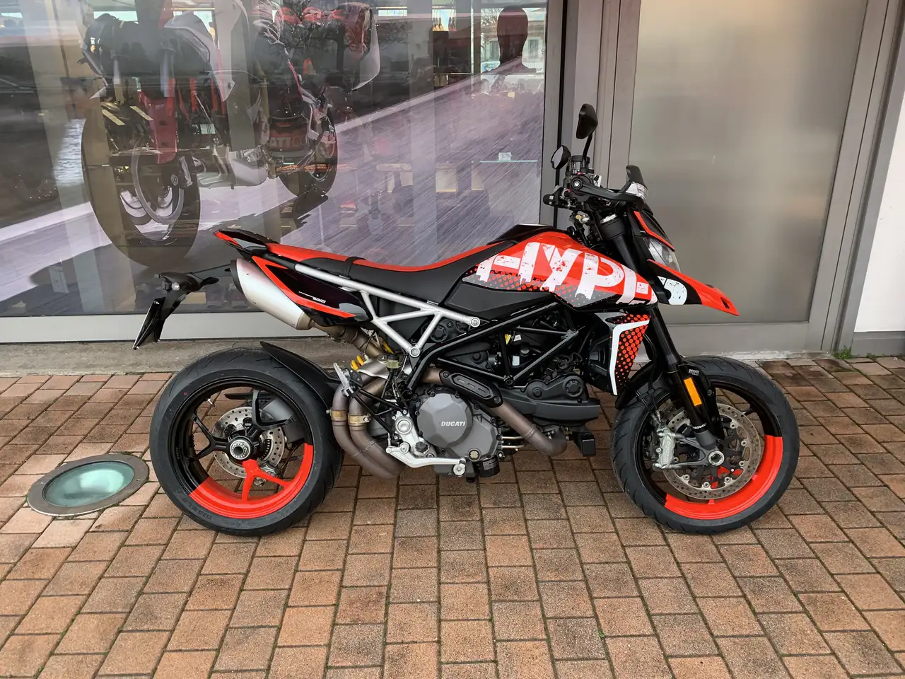 Ducati Hypermotard 950