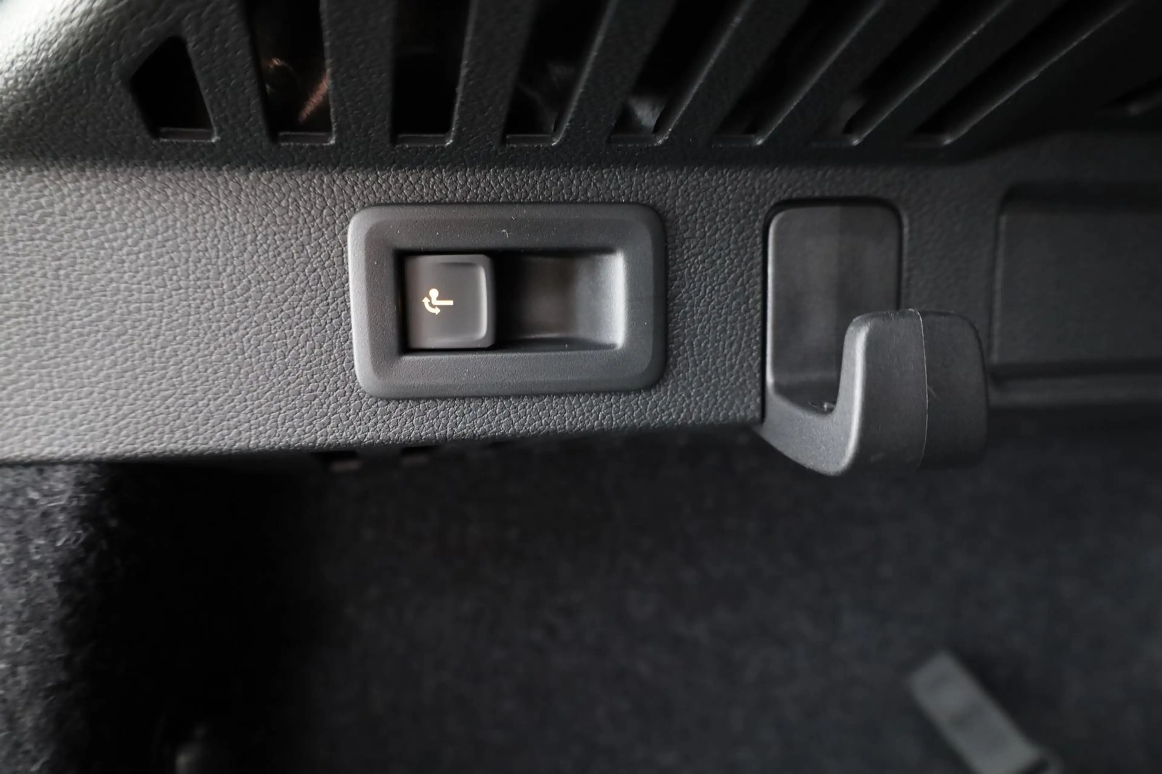 Skoda Kamiq Selection 1.5 TSI DSG Selection, AHK, LED, Kame... — photo 13