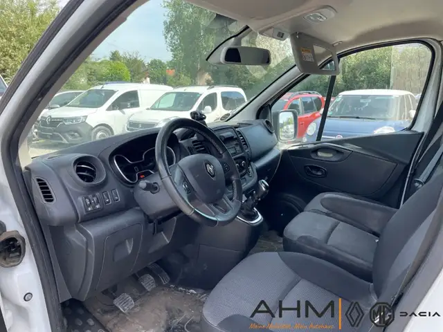 Renault Trafic view 11