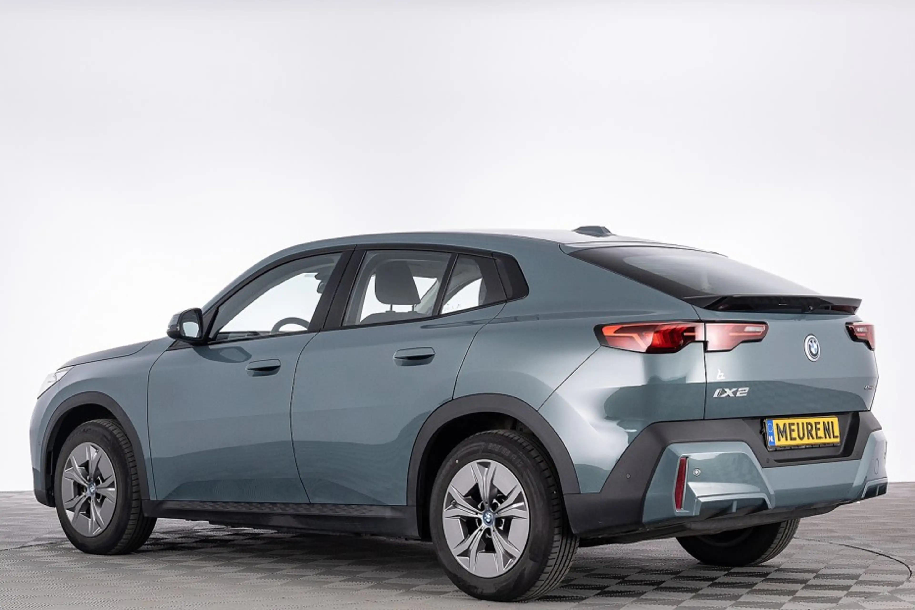 BMW iX2 eDrive20 67 kWh | Full LED | NAVI | PDC | ECC | SO — photo 2