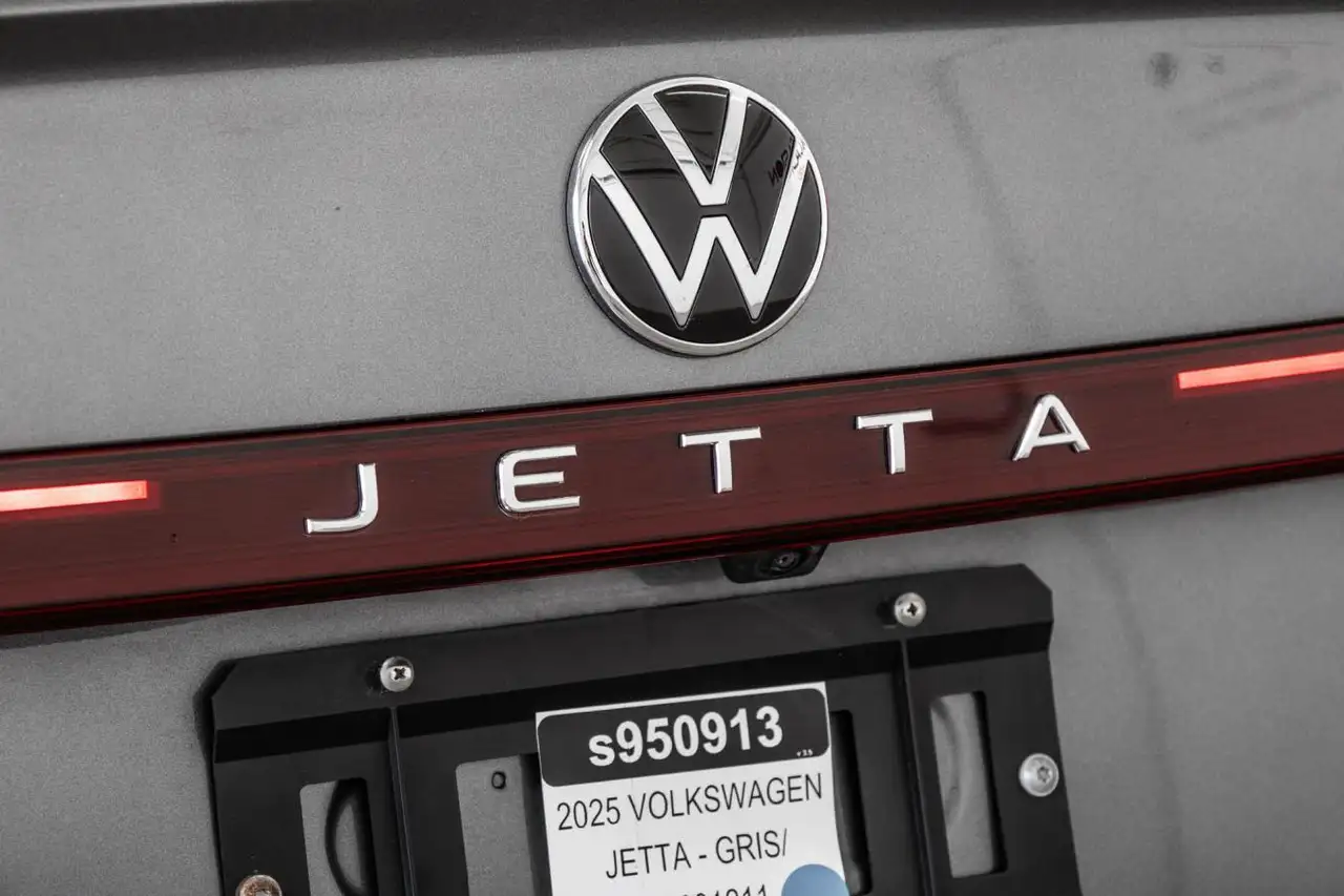 Volkswagen Jetta снимка Volkswagen Jetta
