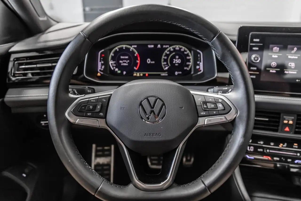 Volkswagen Jetta снимка Volkswagen Jetta