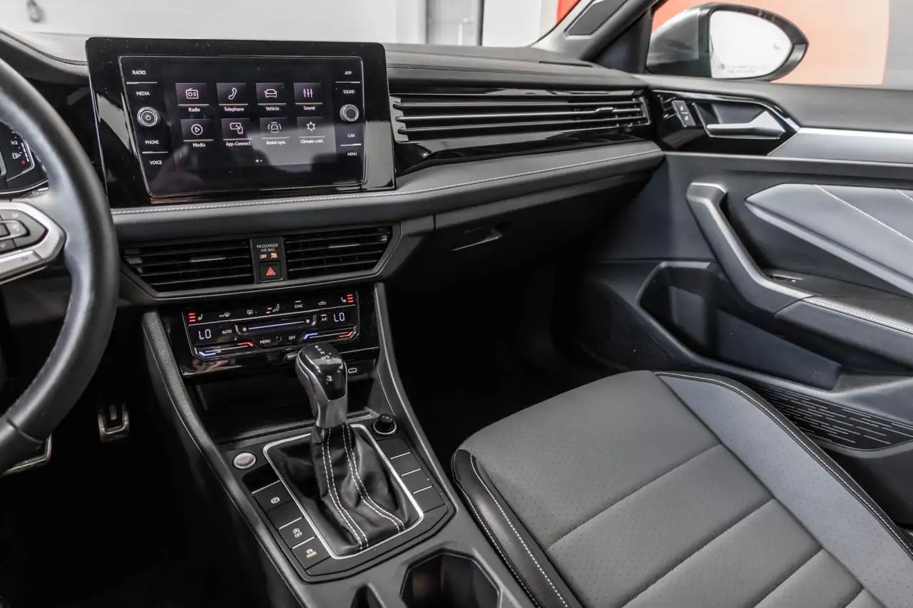 Volkswagen Jetta снимка Volkswagen Jetta