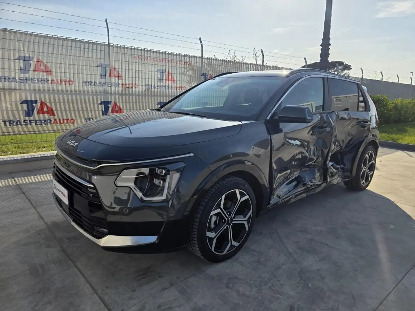 Kia Niro 1.6 HEV GDI EVOLUTION DCT Noir - 1