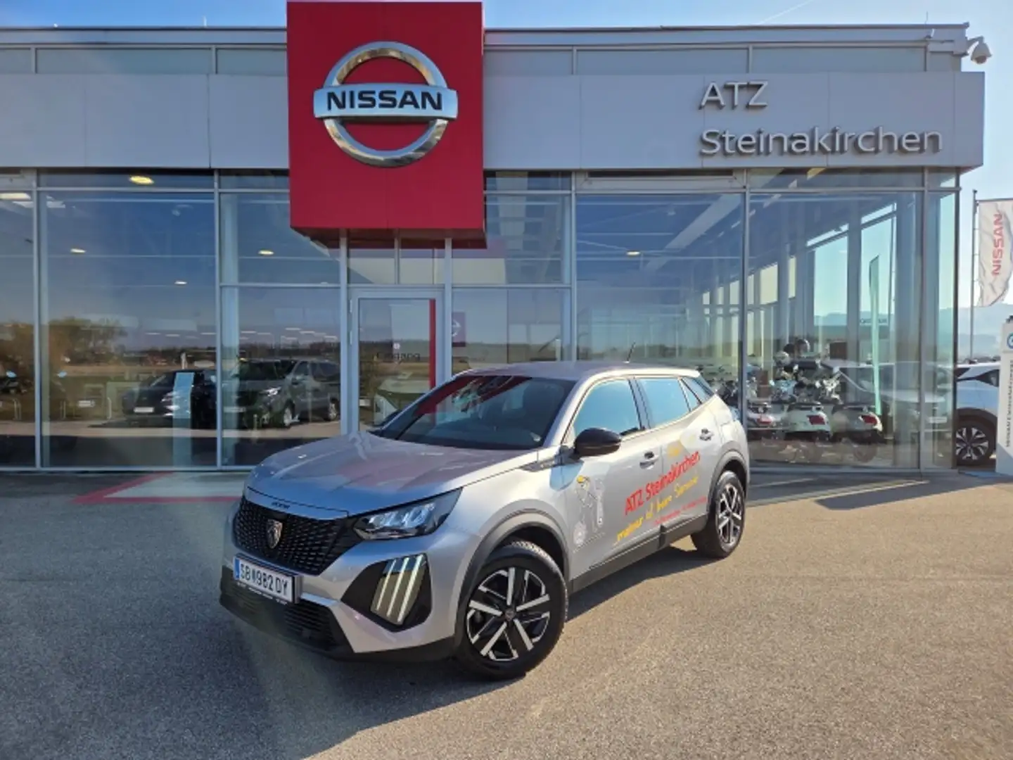 Peugeot 2008 Style 100 Grau - 1