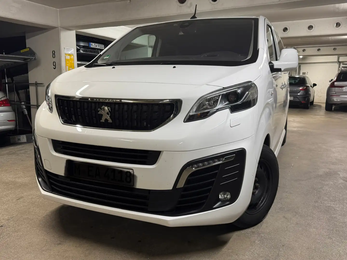 Peugeot Traveller Standhz. / Vollleder / elektr. Türen / VIP-Ausst. White - 2