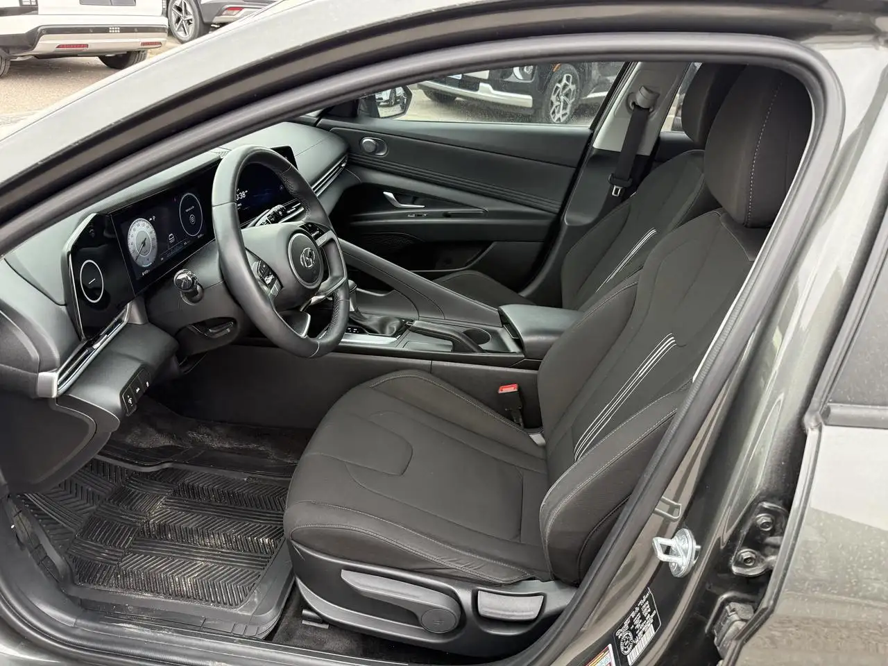 Hyundai ELANTRA снимка Hyundai ELANTRA