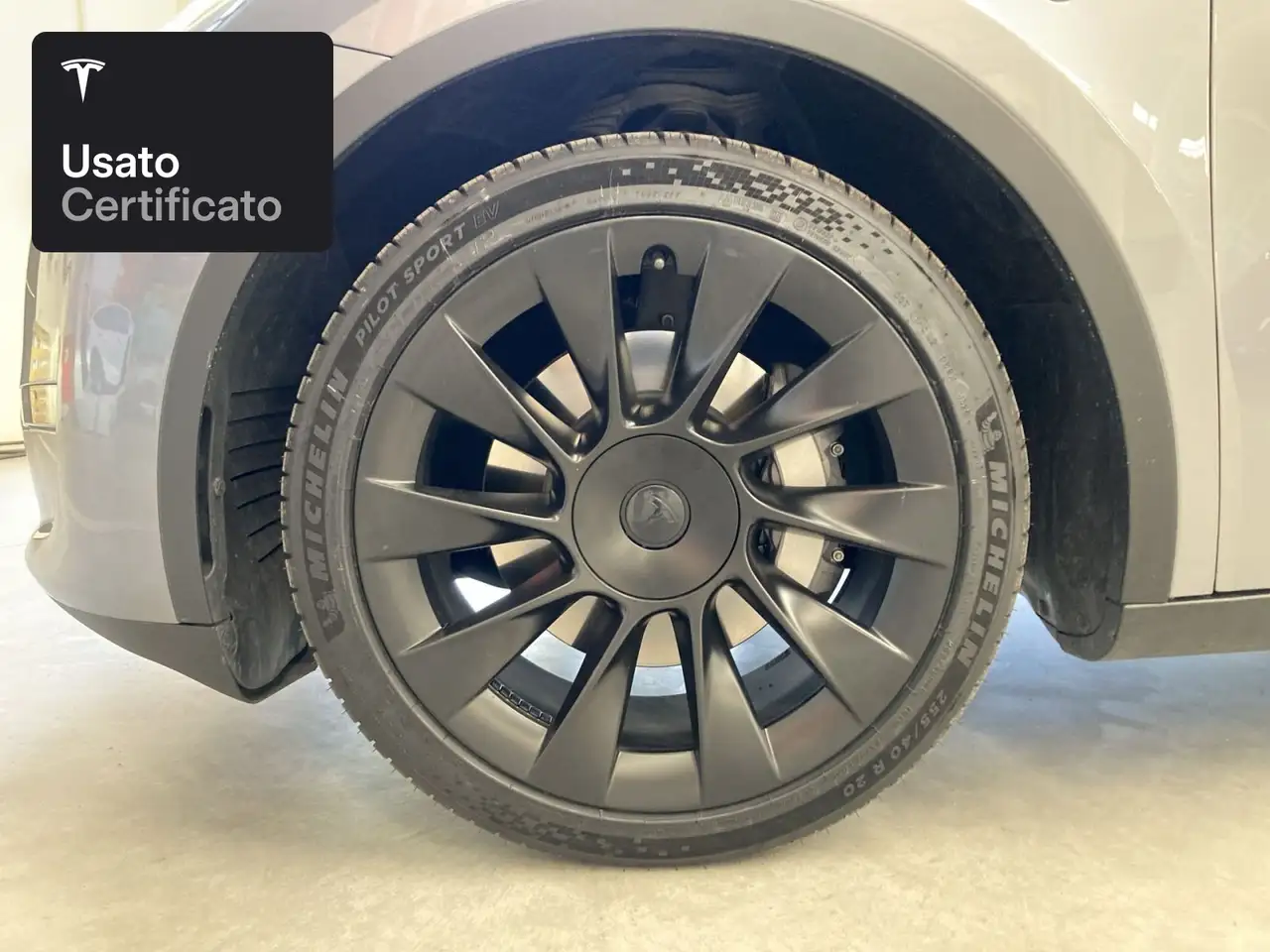 2024 Tesla Model Y Long Range AWD, photograph 5