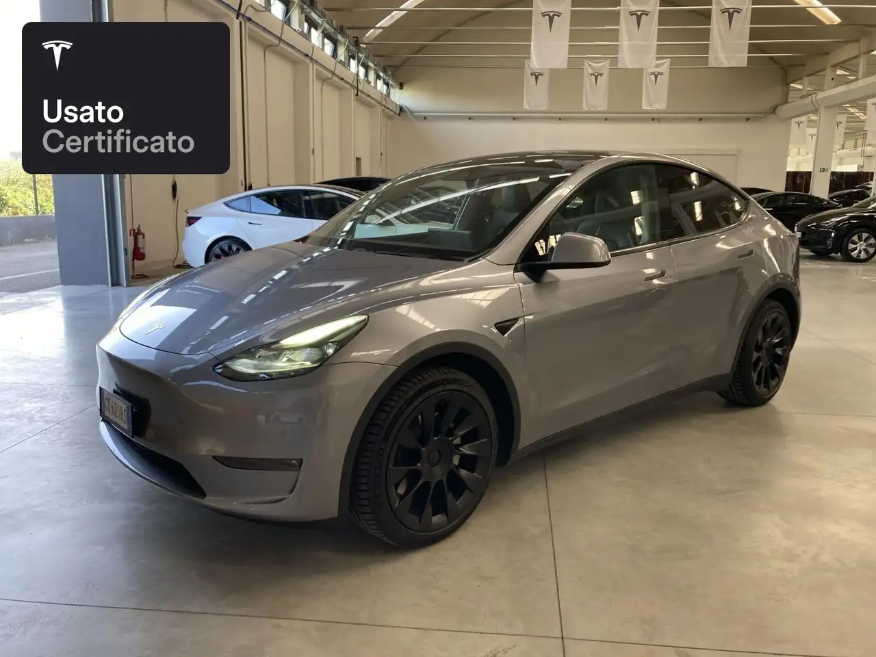 2024 Tesla Model Y Long Range AWD, photograph 2