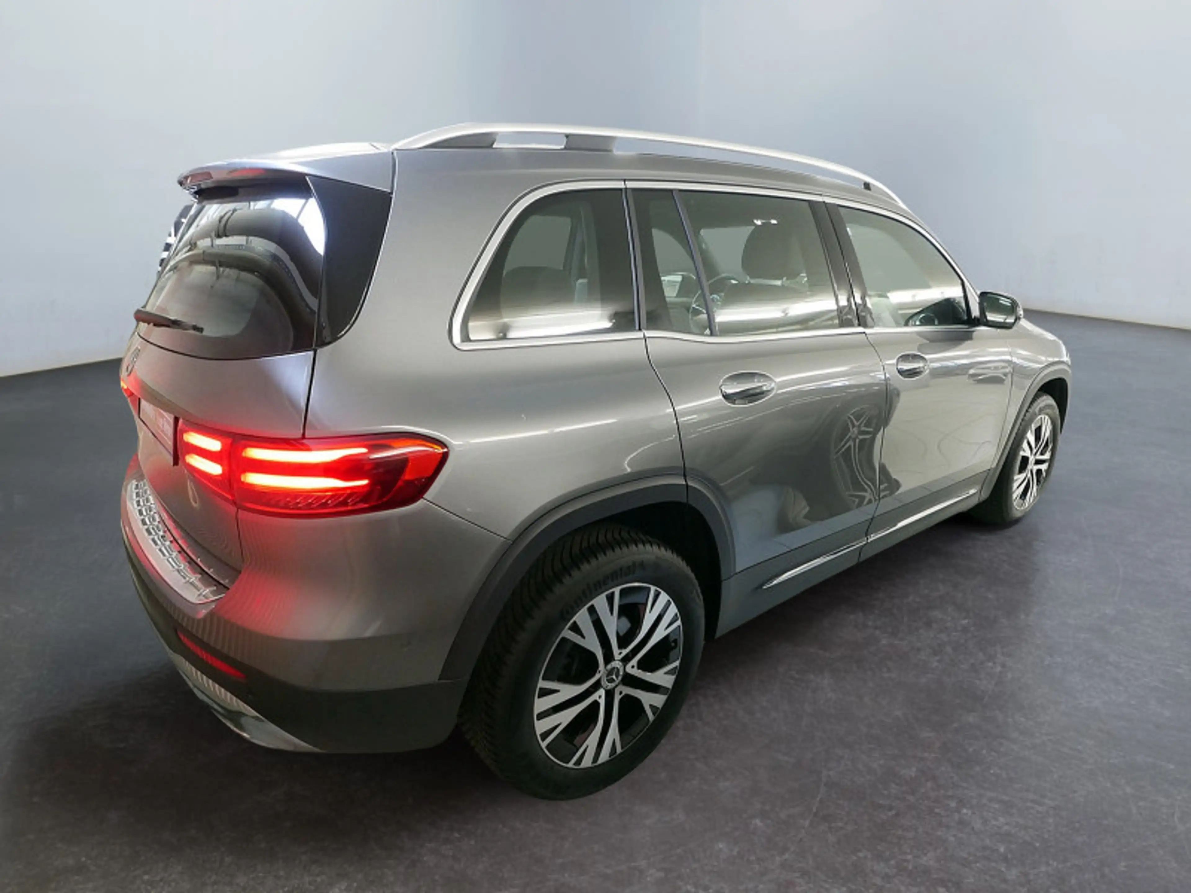 Mercedes-Benz GLB 200 d // PROGRESSIVE DISTR KAMERA SPUR PDC — photo 3