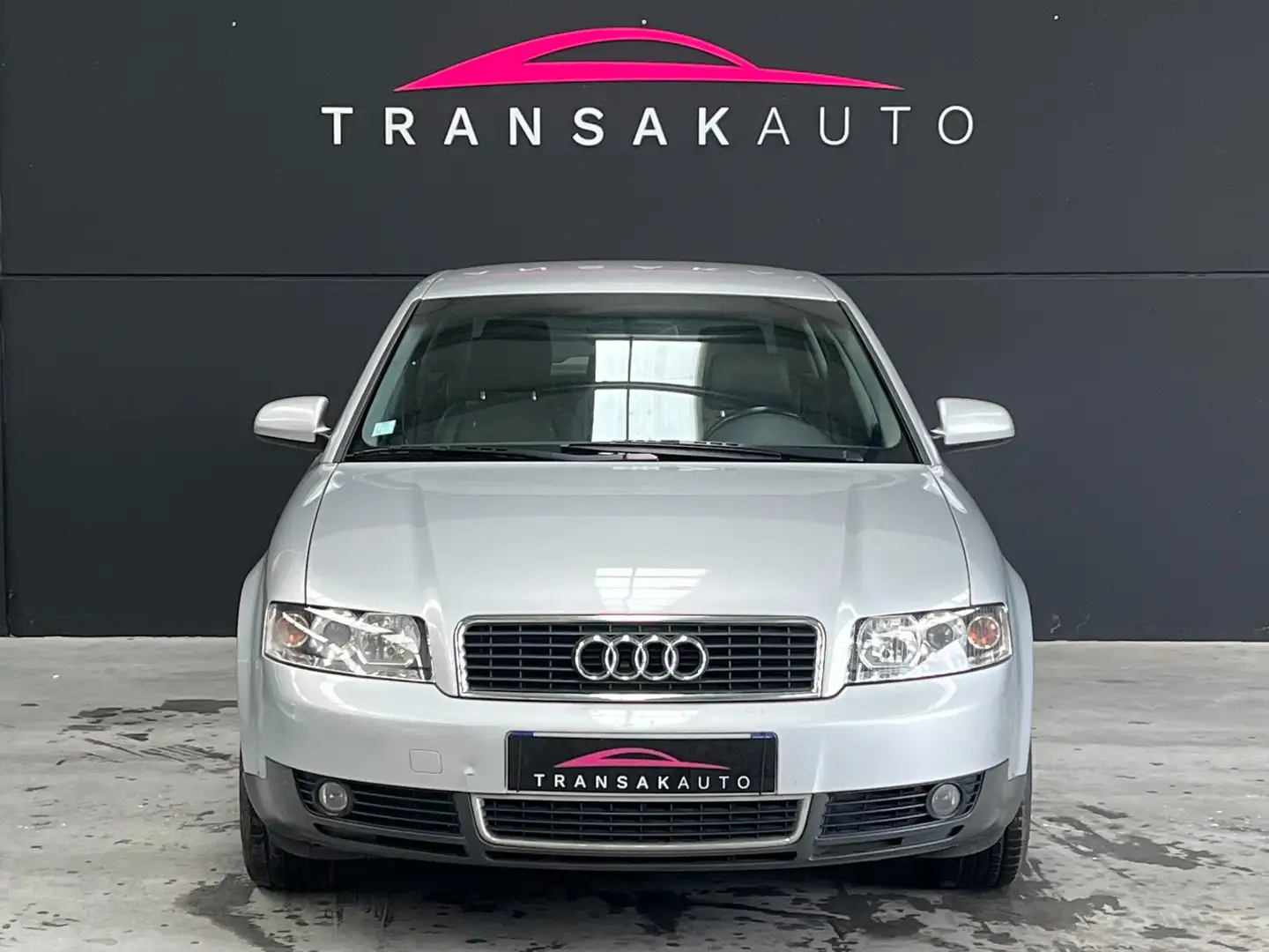 Audi A4 Référence Gris - 2