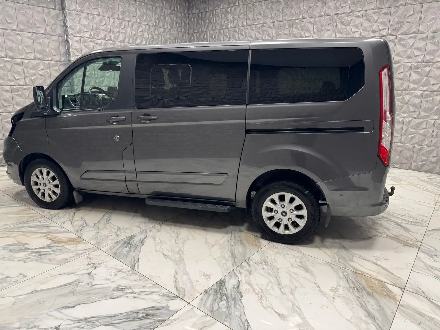 Ford Tourneo Custom Titanium*M* Grau - 1