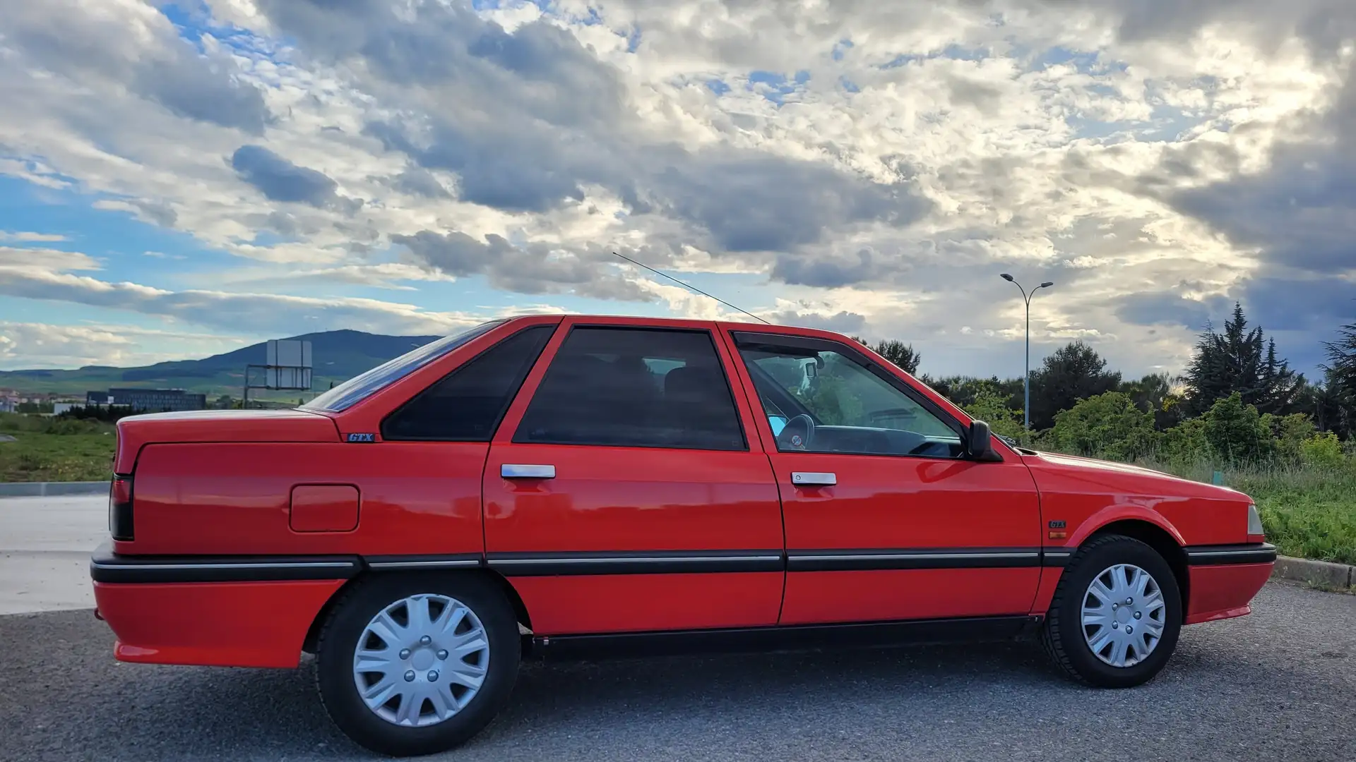 Renault R 21 R21 2.0 GTX ABS A.A. Rouge - 2