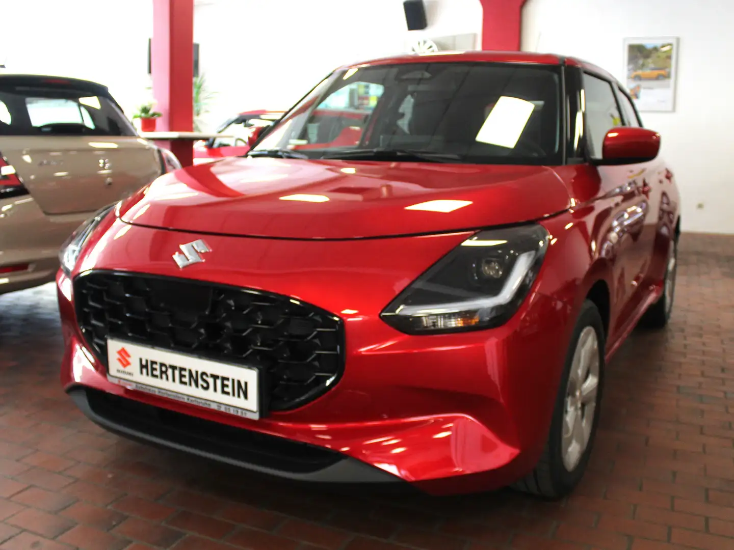 Suzuki Swift 2024 Hybrid 1.2 Comfort M/T Rot - 1