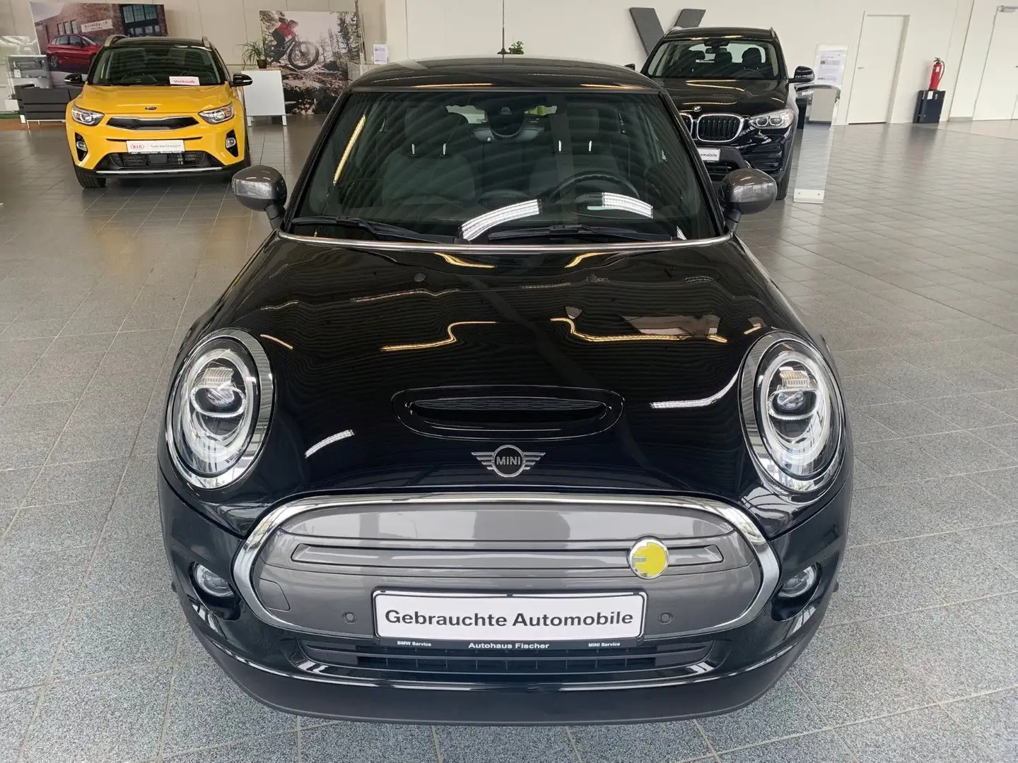 MINI Cooper SE Trim L Zwart - 2