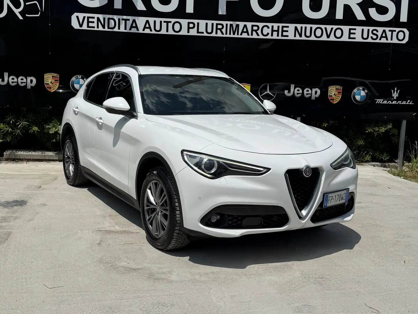 Alfa Romeo Stelvio Stelvio 2.2 t Business Q4 210cv auto Weiß - 2