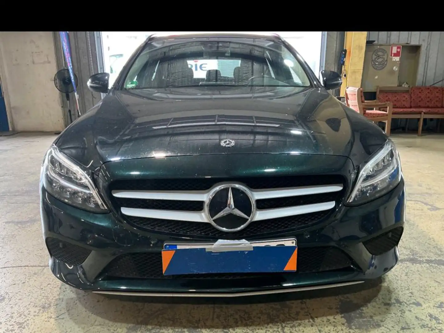 Mercedes-Benz C 200 d/ ACC/STDHZ/Navi/R.Kamera Green - 2