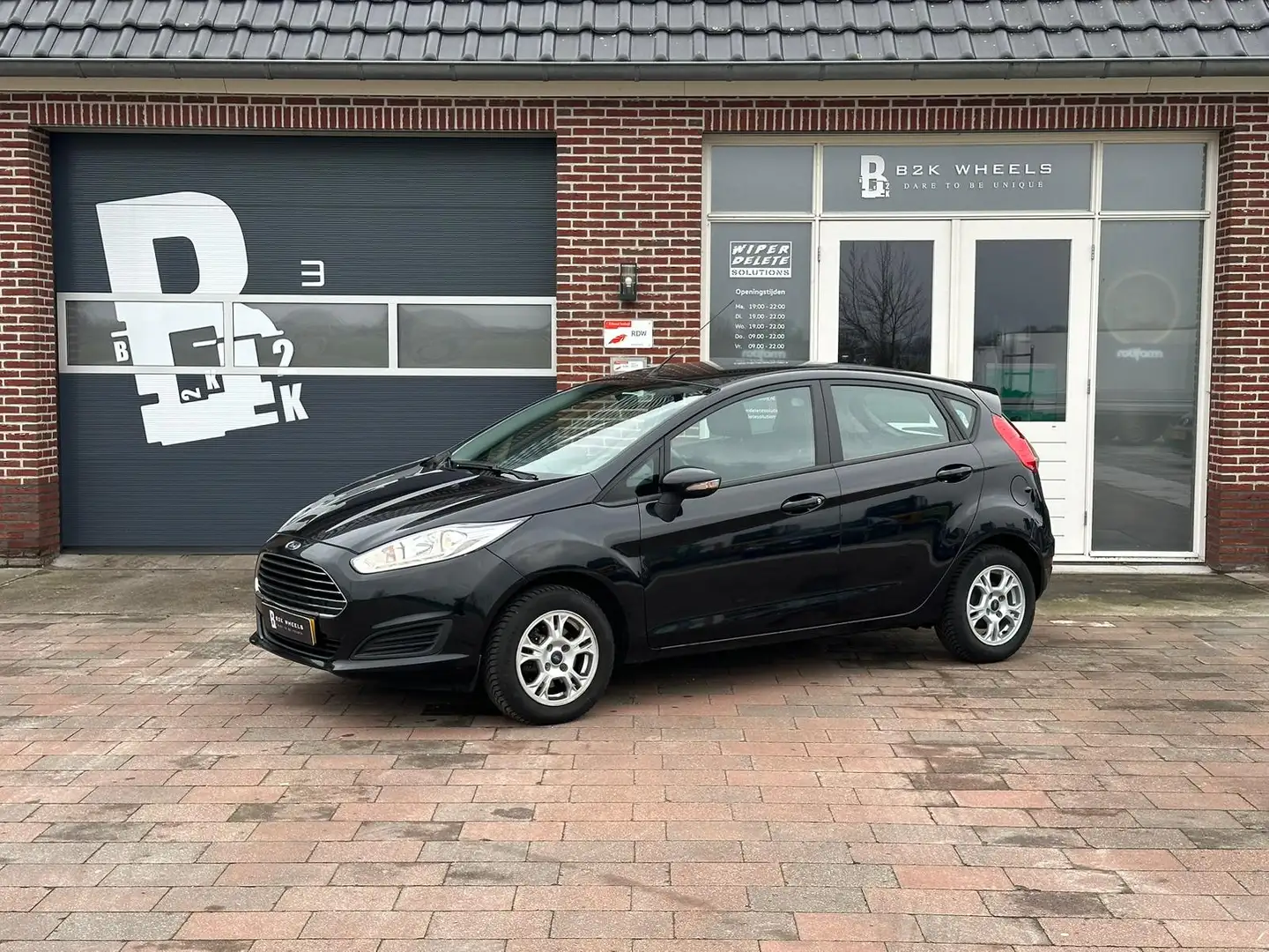 Ford Fiesta 1.0 Style | Bluetooth | Navi | Nieuwe APK | Zwart - 1