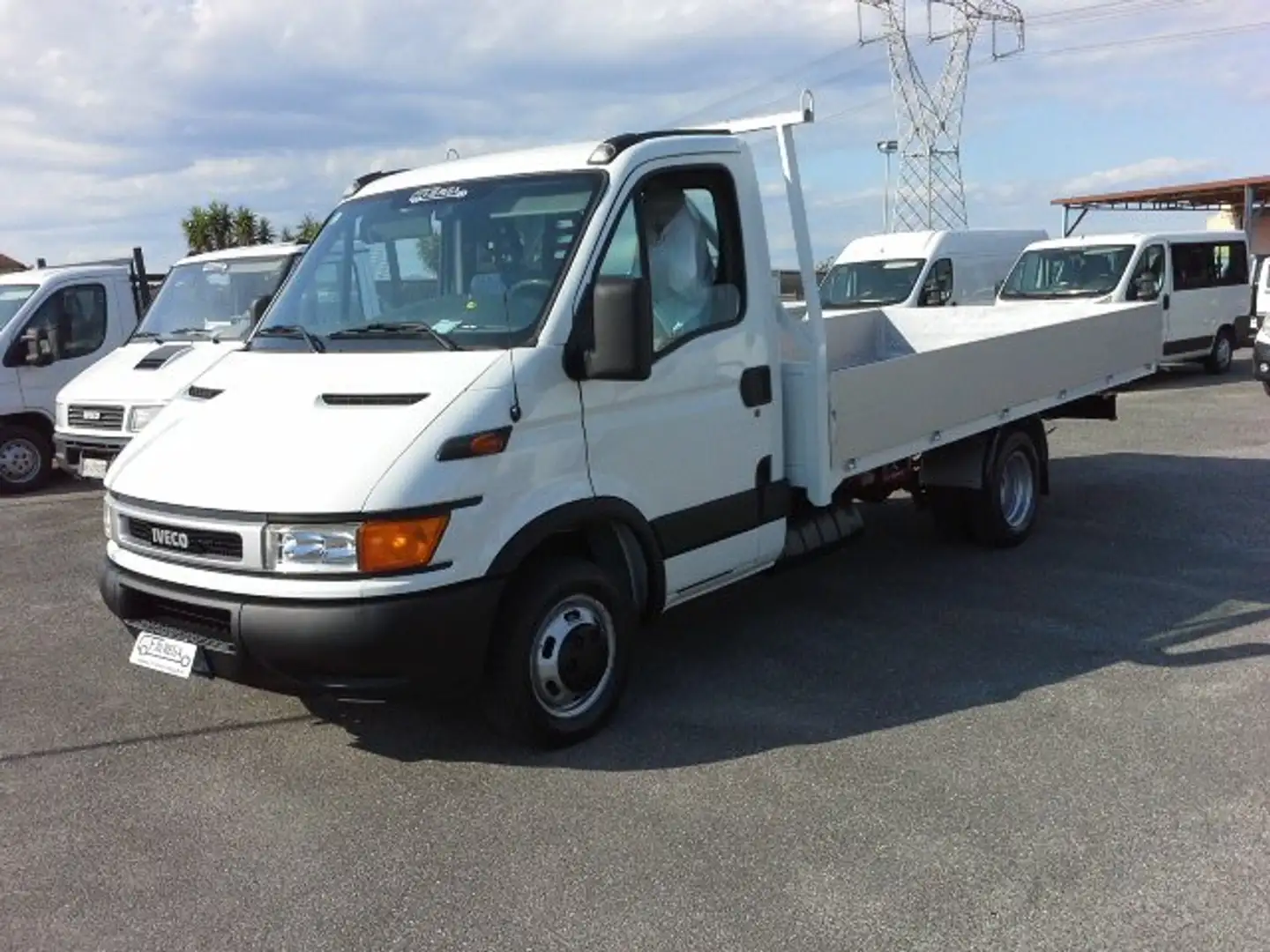 Iveco Daily 35C122.3 HPI 3 POSTI CASSONE FISSO 4,50 X 2,20 Bianco - 1