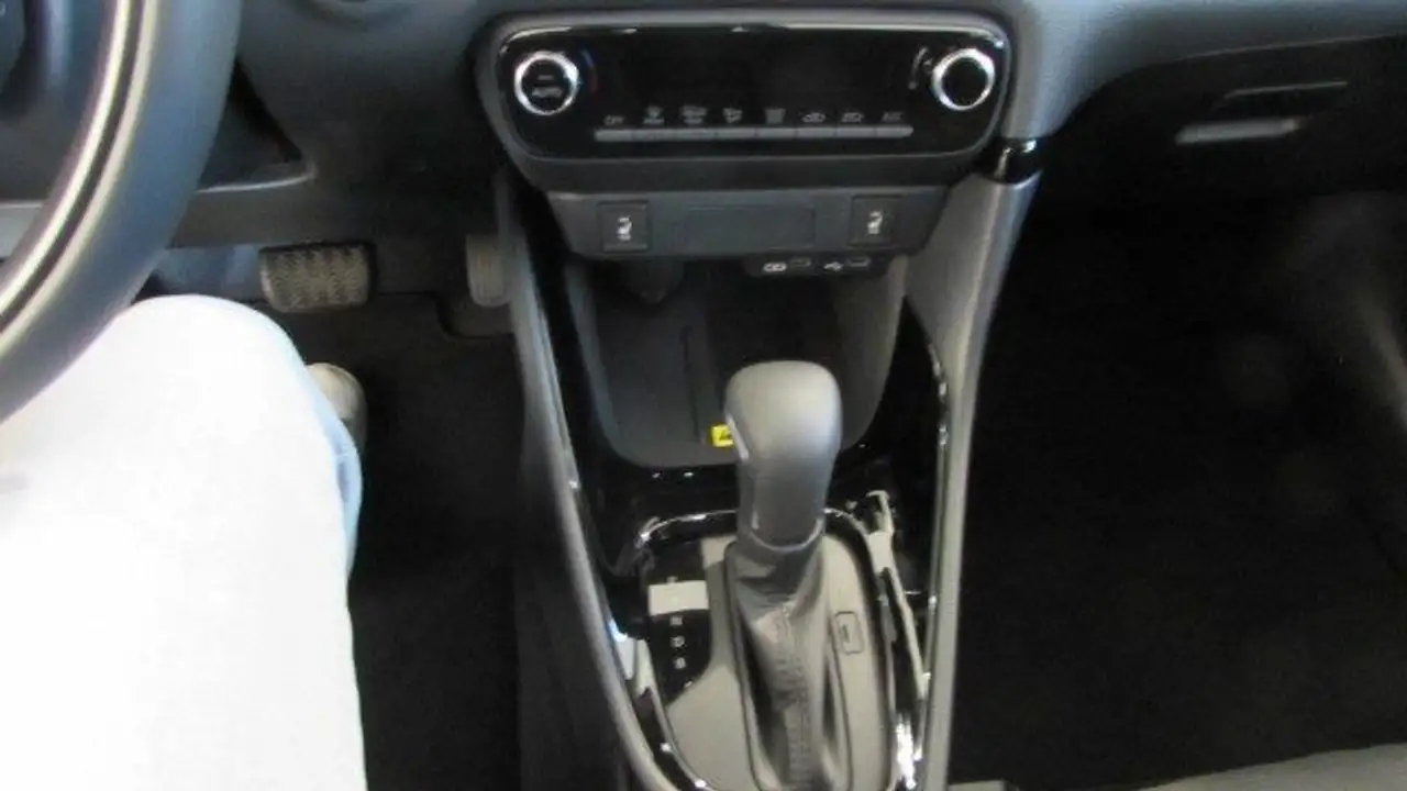 Toyota Yaris 2026 — фото 11