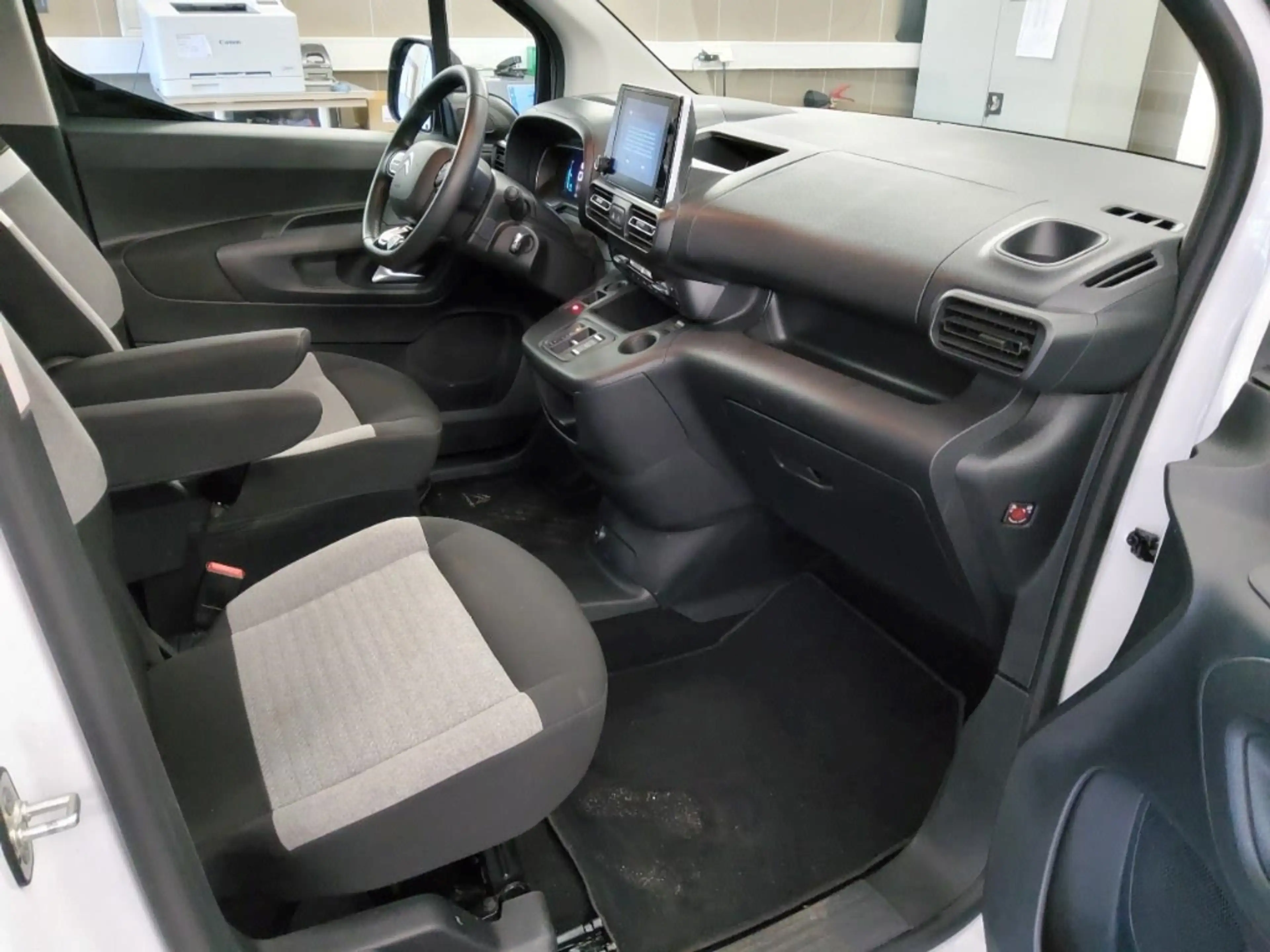 Citroen Berlingo Shine 11kw Shz Navi Kamera PDC v+h — photo 4