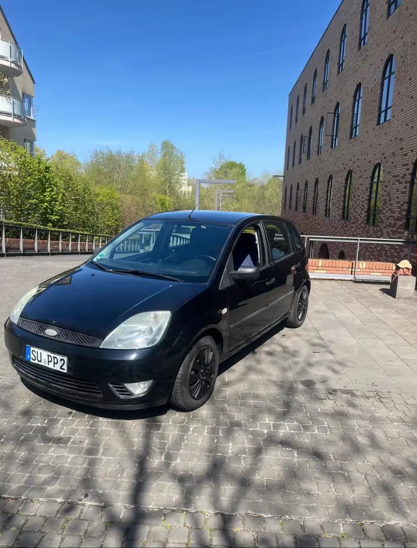 Ford Fiesta 1.6 Futura - 1