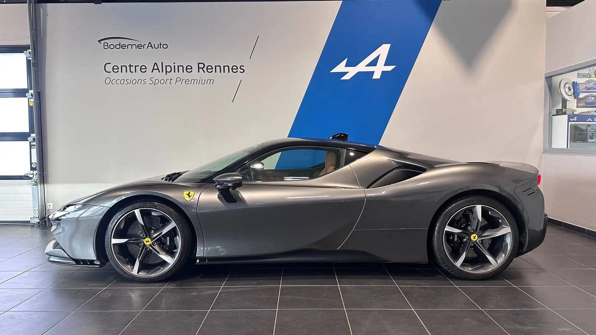 Ferrari SF90 Stradale SF90 Stradale 4.0 V8 780 ch PHEV Gris - 2