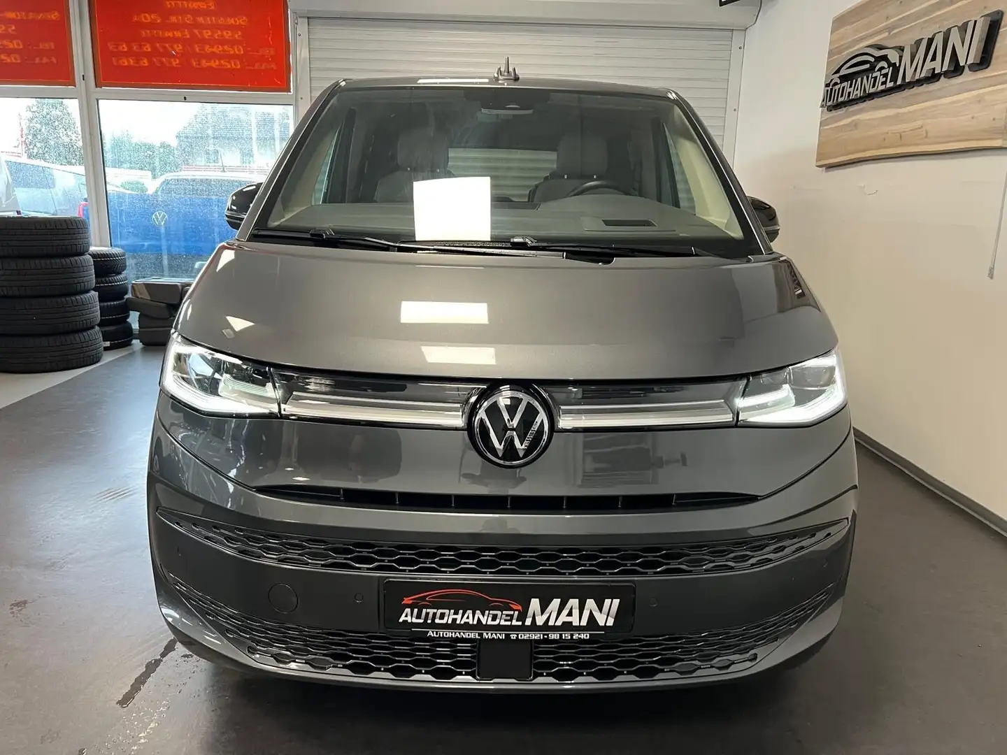 Volkswagen T7 Multivan /Style lang/Pano-Dach/Kamera/LED/Lder Grau - 2
