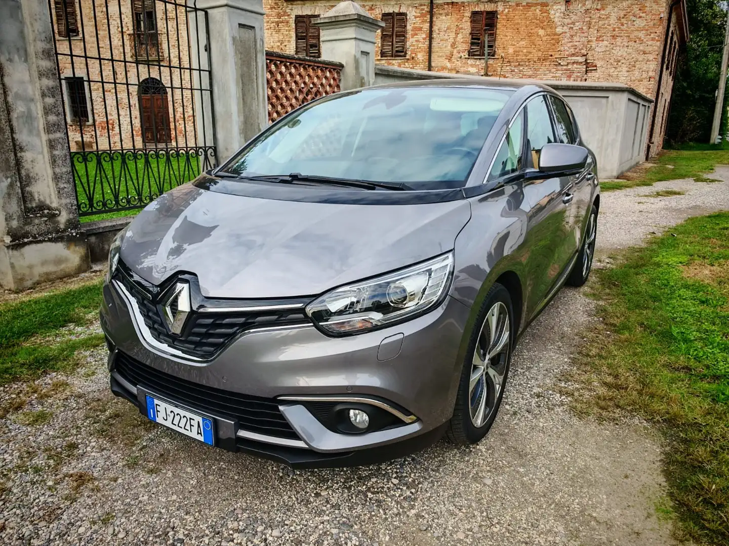 Renault Scenic 1.5 dci Energy Intens Bose 110cv EDC HeadUp Grigio - 1